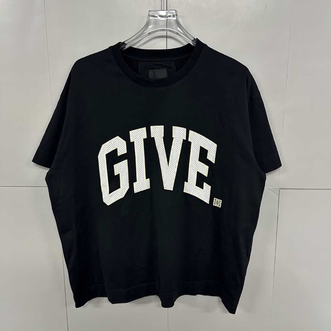 未使用 Givenchy/纪梵希 大字母小孔绣花短袖 L码 D19613