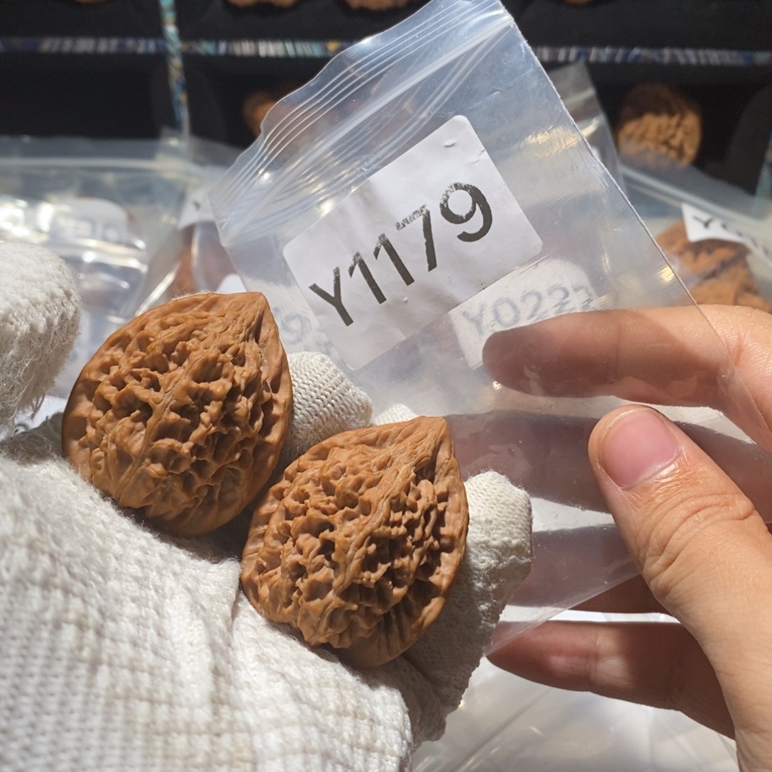 文玩核桃吊坠39✖️46.5全品野生秦鸡