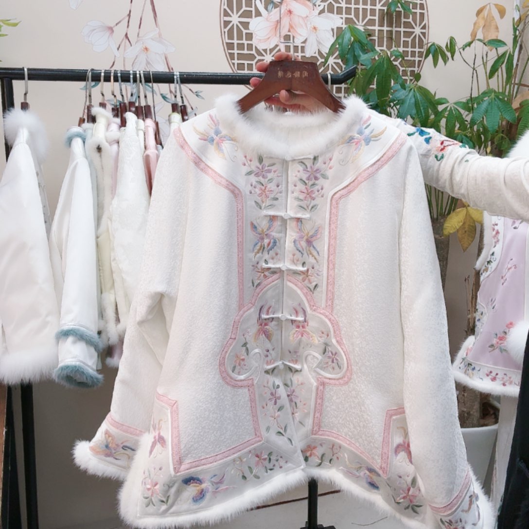 织绣真丝真丝真丝白色如意头棉服