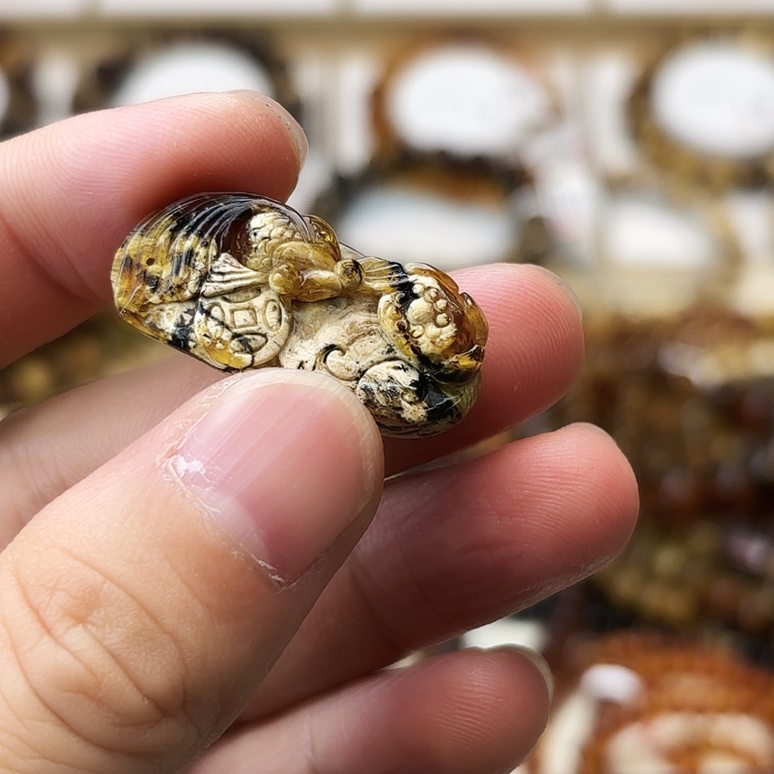 琥珀未镶嵌裸石大