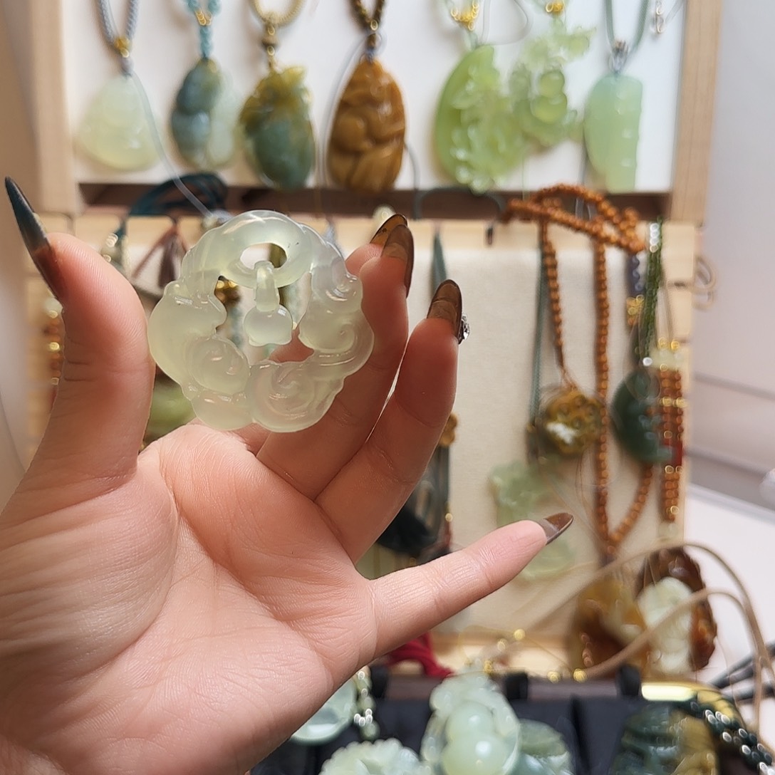 逆***北蛇纹石玉合金颈饰