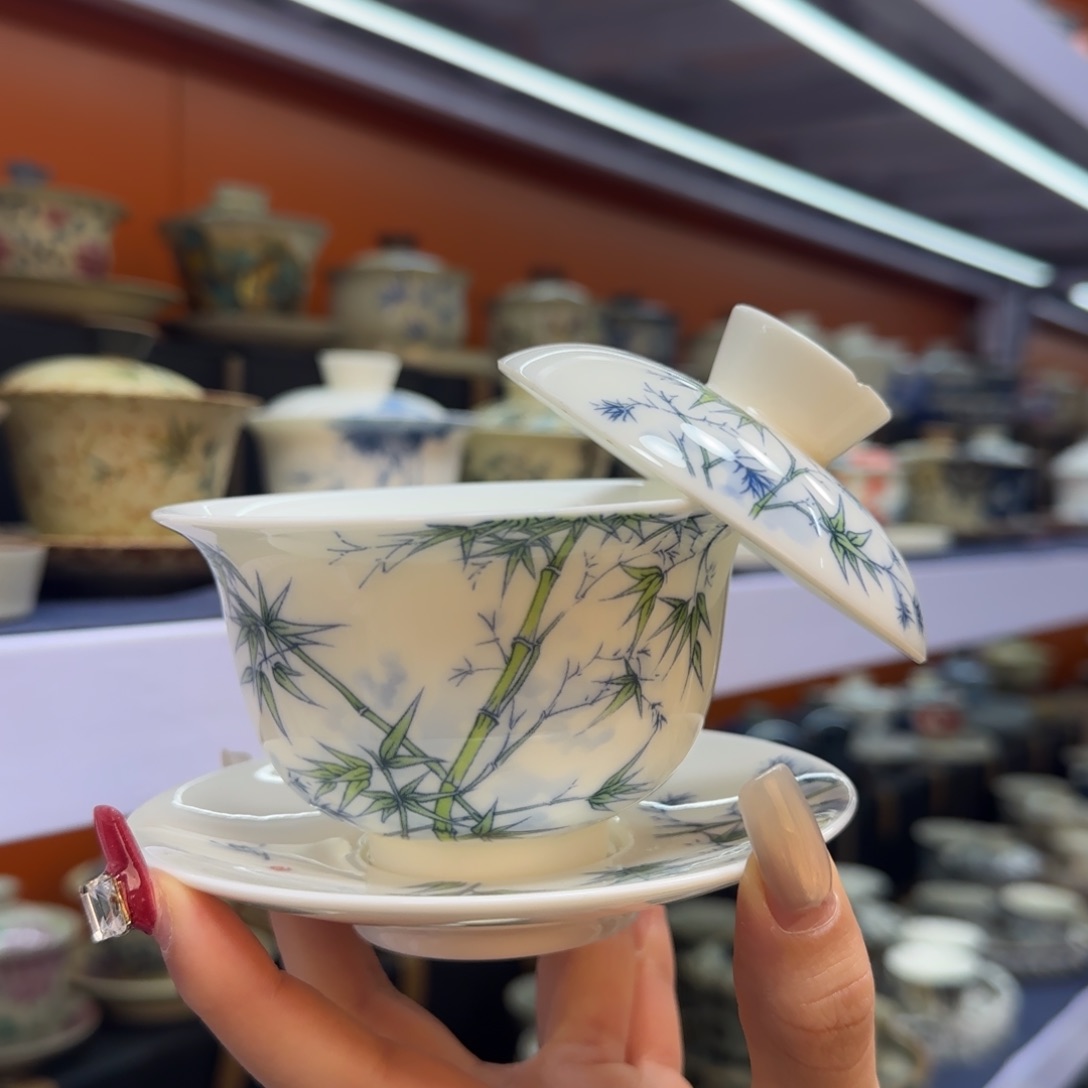 我在外面吃饭呢你在哪了