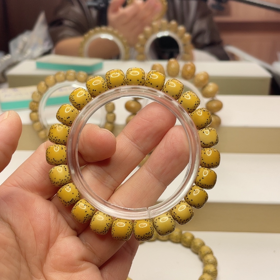 星月菩提吊坠10/9原生态双留白鸡油黄单圈