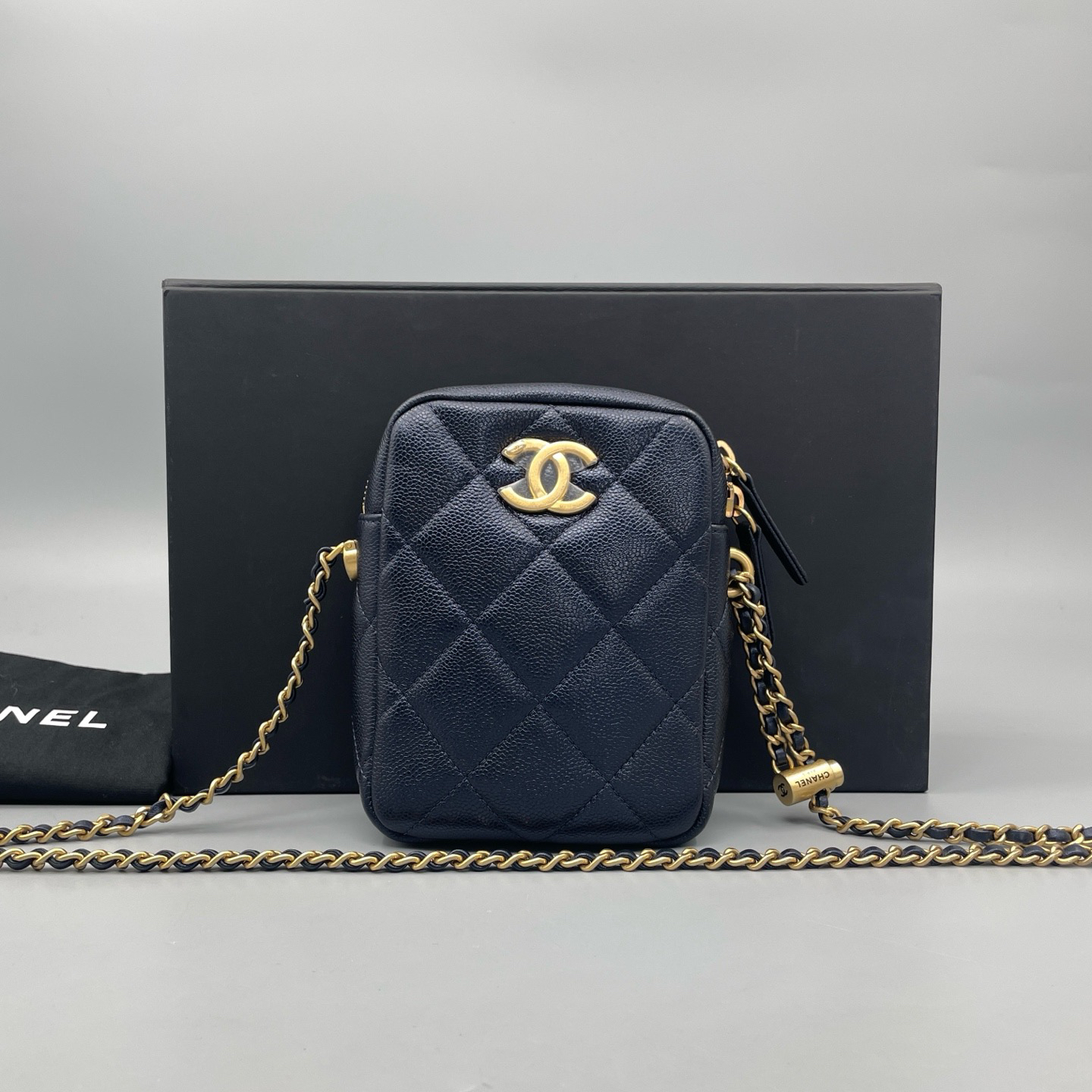 99新 Chanel/香奈儿 荔枝纹牛皮相机包 铜牌芯片 尺寸12*15 A3228