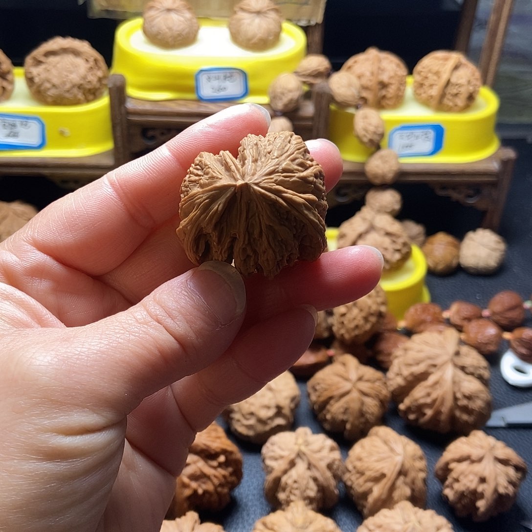 清***露吊坠文玩核桃南疆角