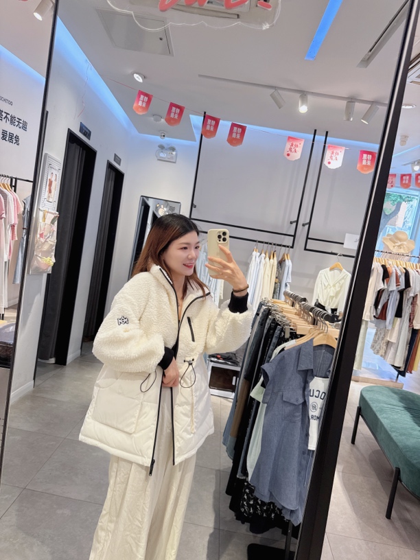 冬季厚款秋冬女款常规款设计师短外套