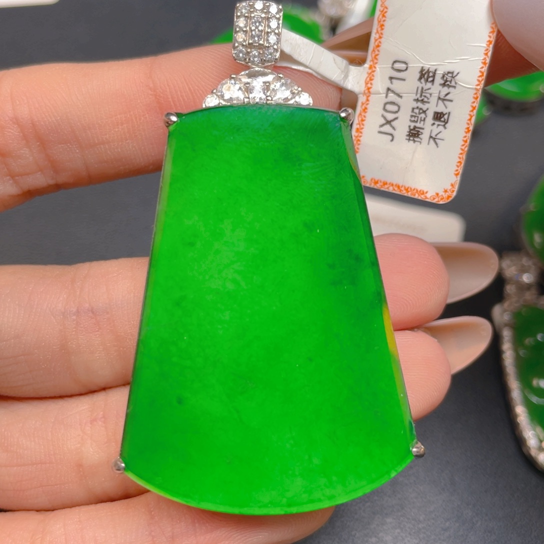 【闪购商品】颈饰银S925镶嵌翡翠翡翠