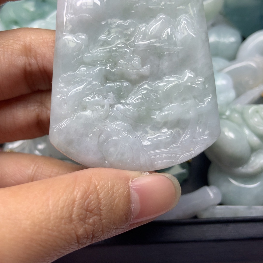 翡翠颈饰未镶嵌天然翡翠