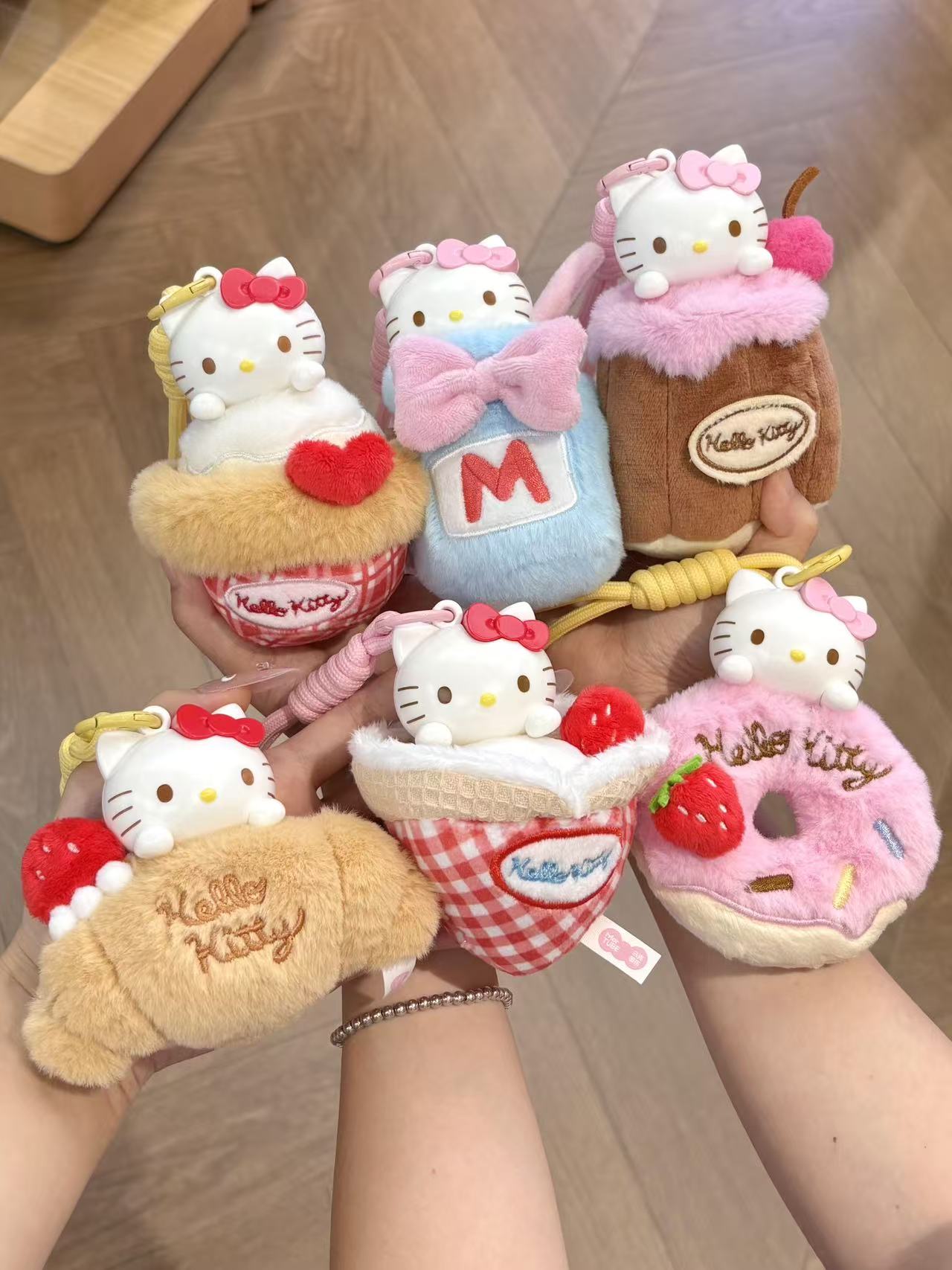 Hellokitty下午茶香薰盲盒正版HelloKitty甜品屋系列盲盒潮玩可爱