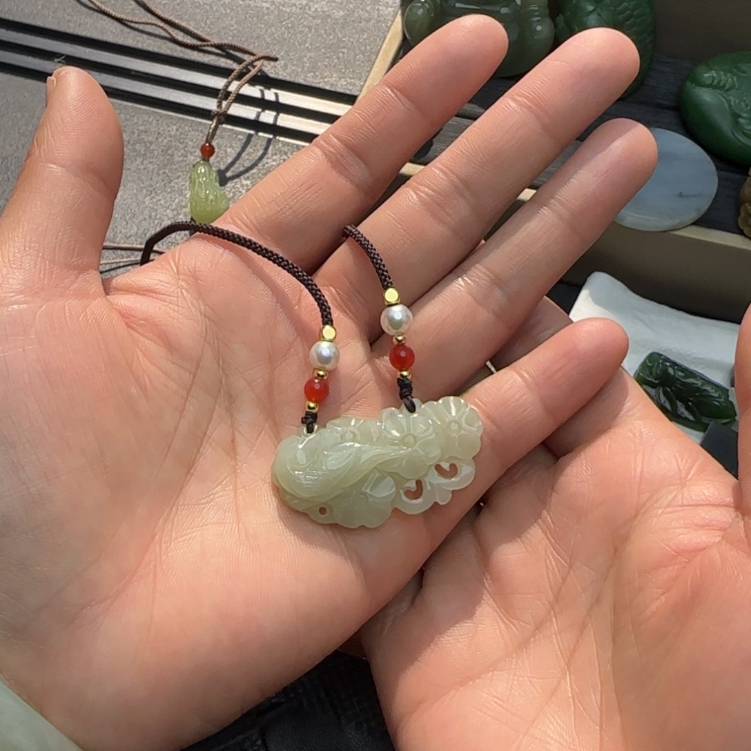 和田玉颈饰未镶嵌定制