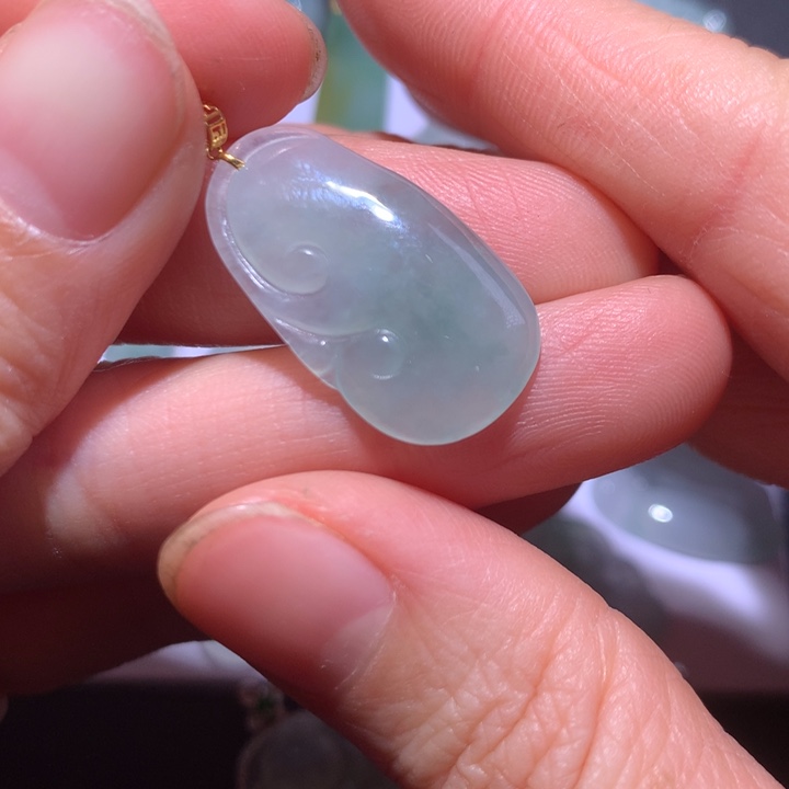 翡翠颈饰18K金镶嵌翡翠