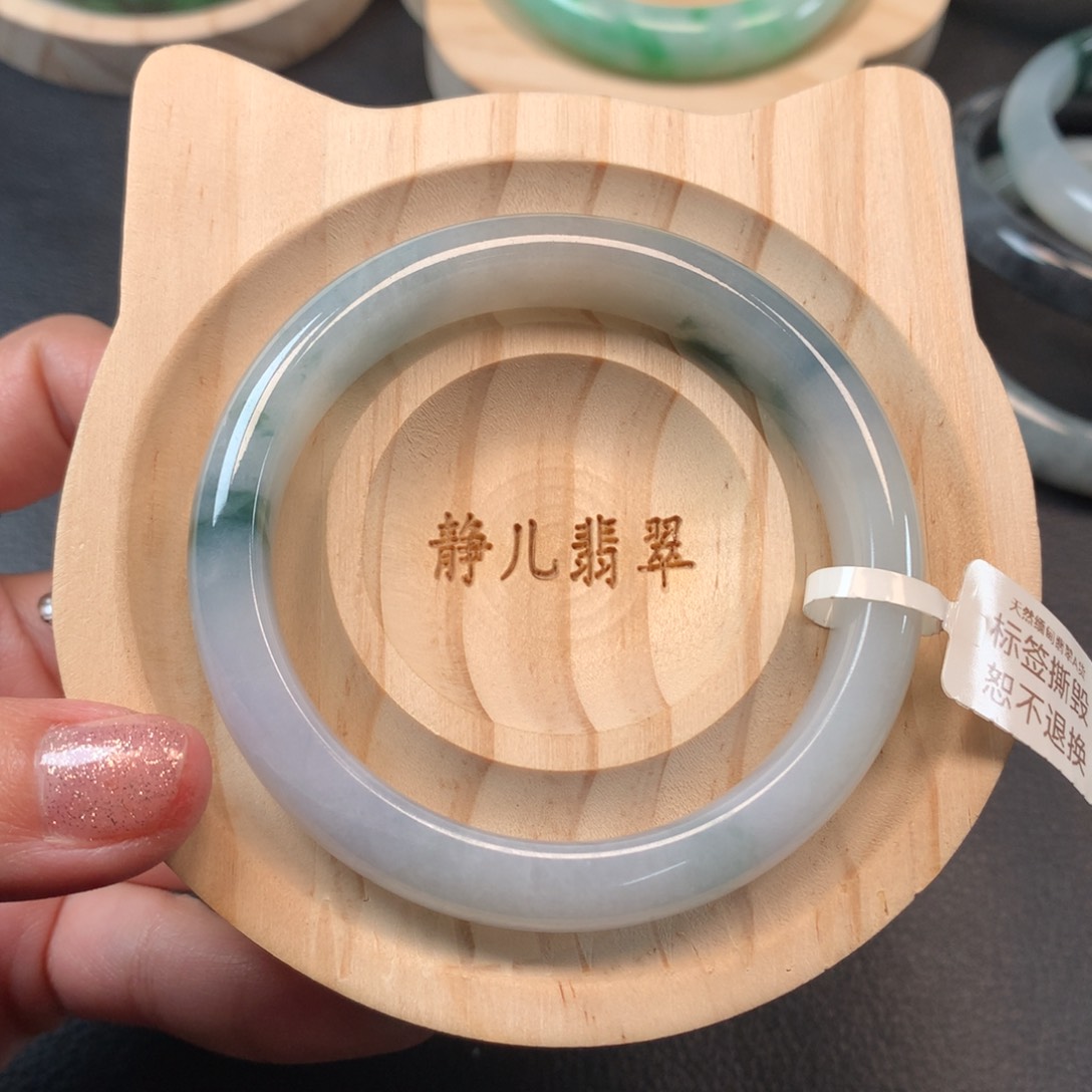翡翠手镯未镶嵌53.8圈口