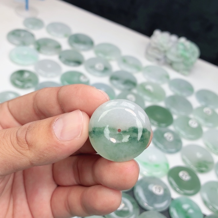 翡翠未镶嵌颈饰缅甸天然A货翡翠28.5-9.2