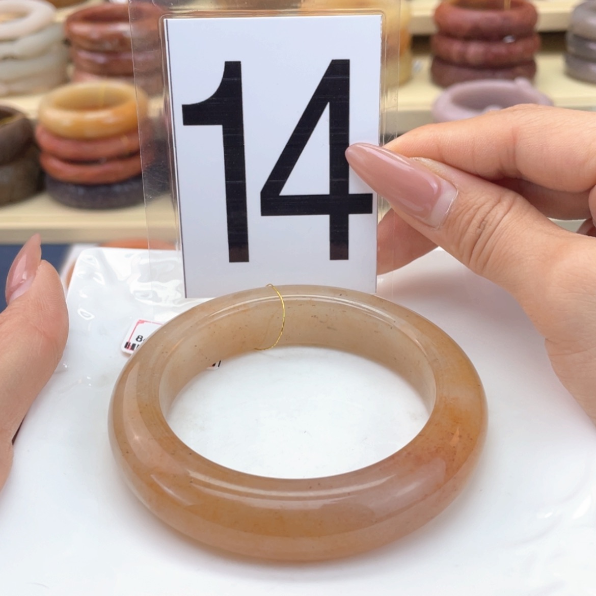 【闪购商品】石英质玉未镶嵌手镯