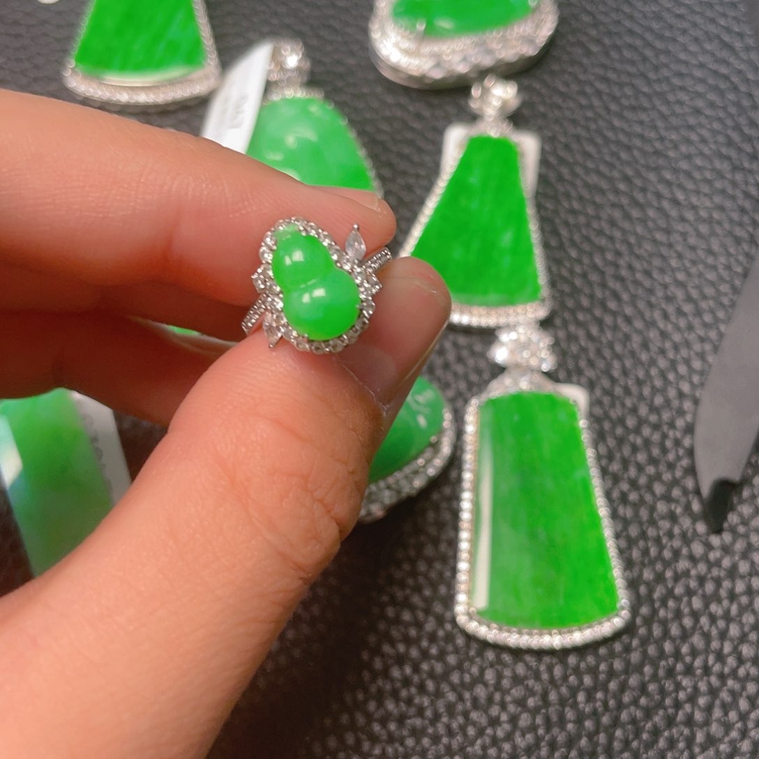 【闪购商品】翡翠吊坠(不含链)银S925镶嵌