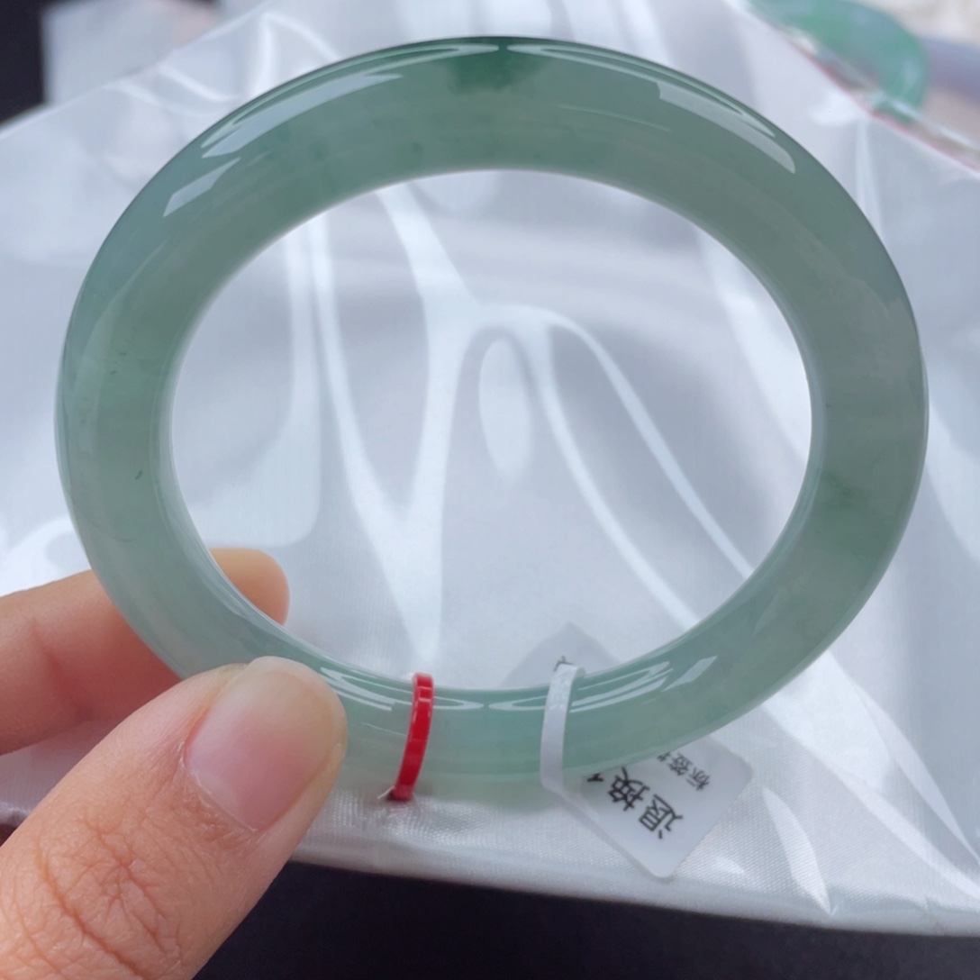 翡翠手镯（圆镯）未镶嵌