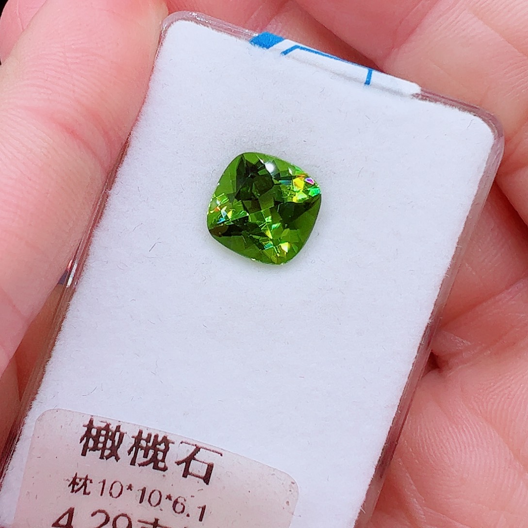 珠宝奇石橄榄石未镶嵌4.29克拉裸石