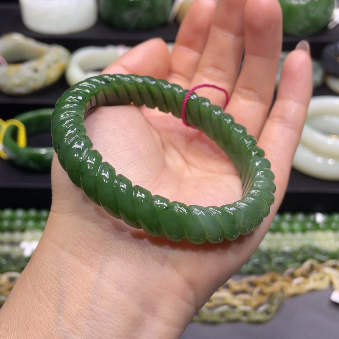 和田玉手镯58圈口 编号19未镶嵌