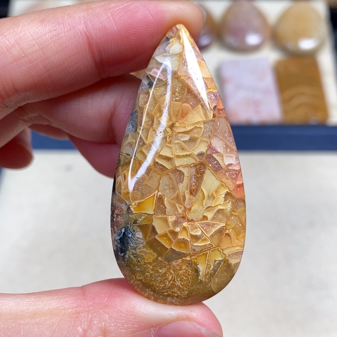 硅化玉未镶嵌吊坠