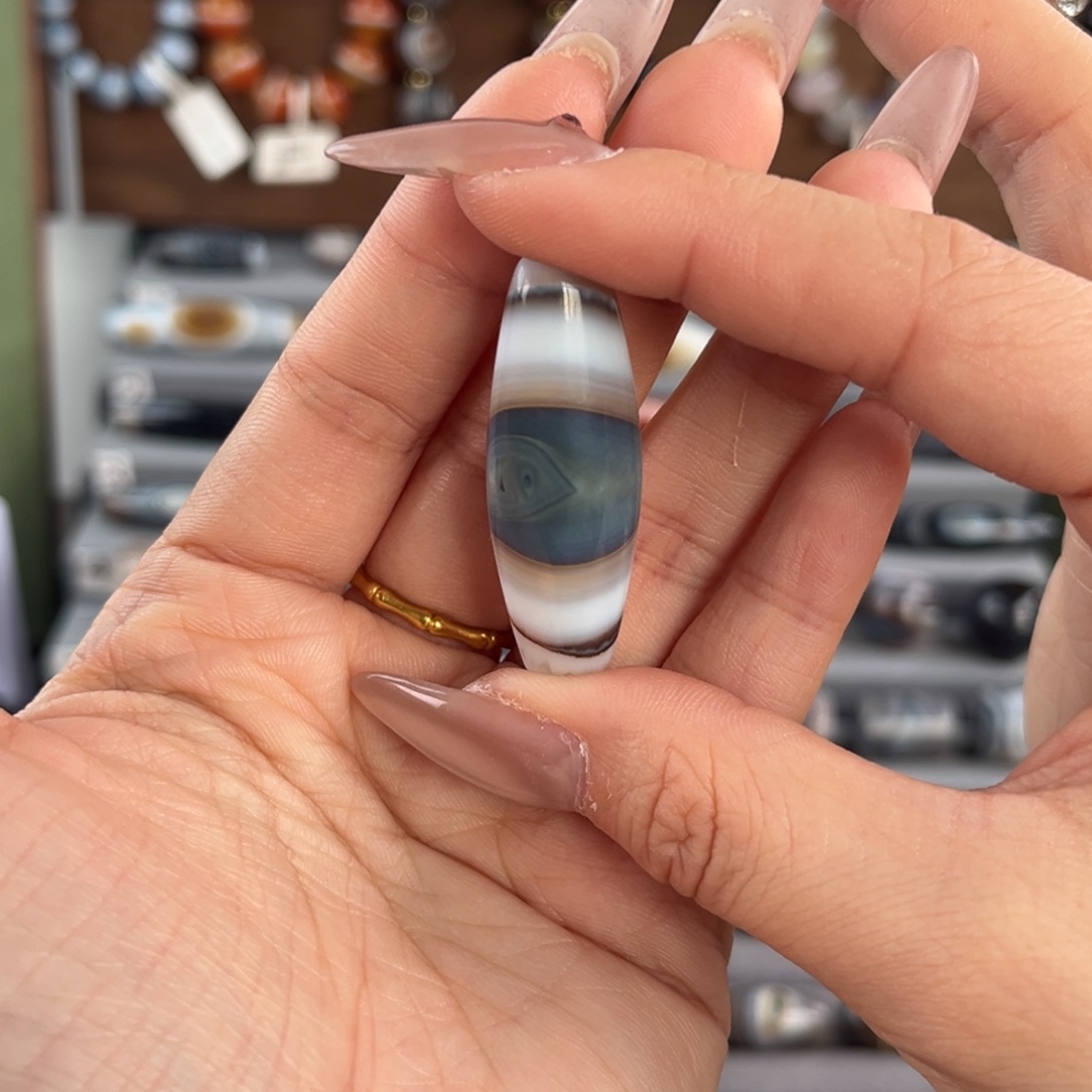 用***8玛瑙/玉髓合金珠宝奇石