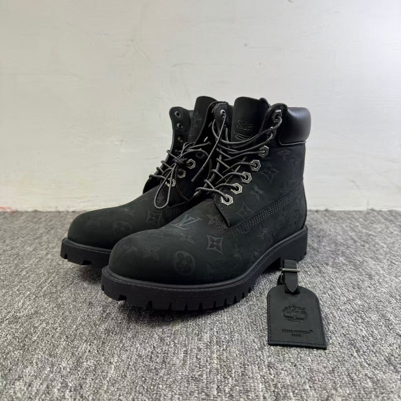 99新 LouisVuitton/路易威登 牛皮老花马丁靴/7码（41）/编码18620