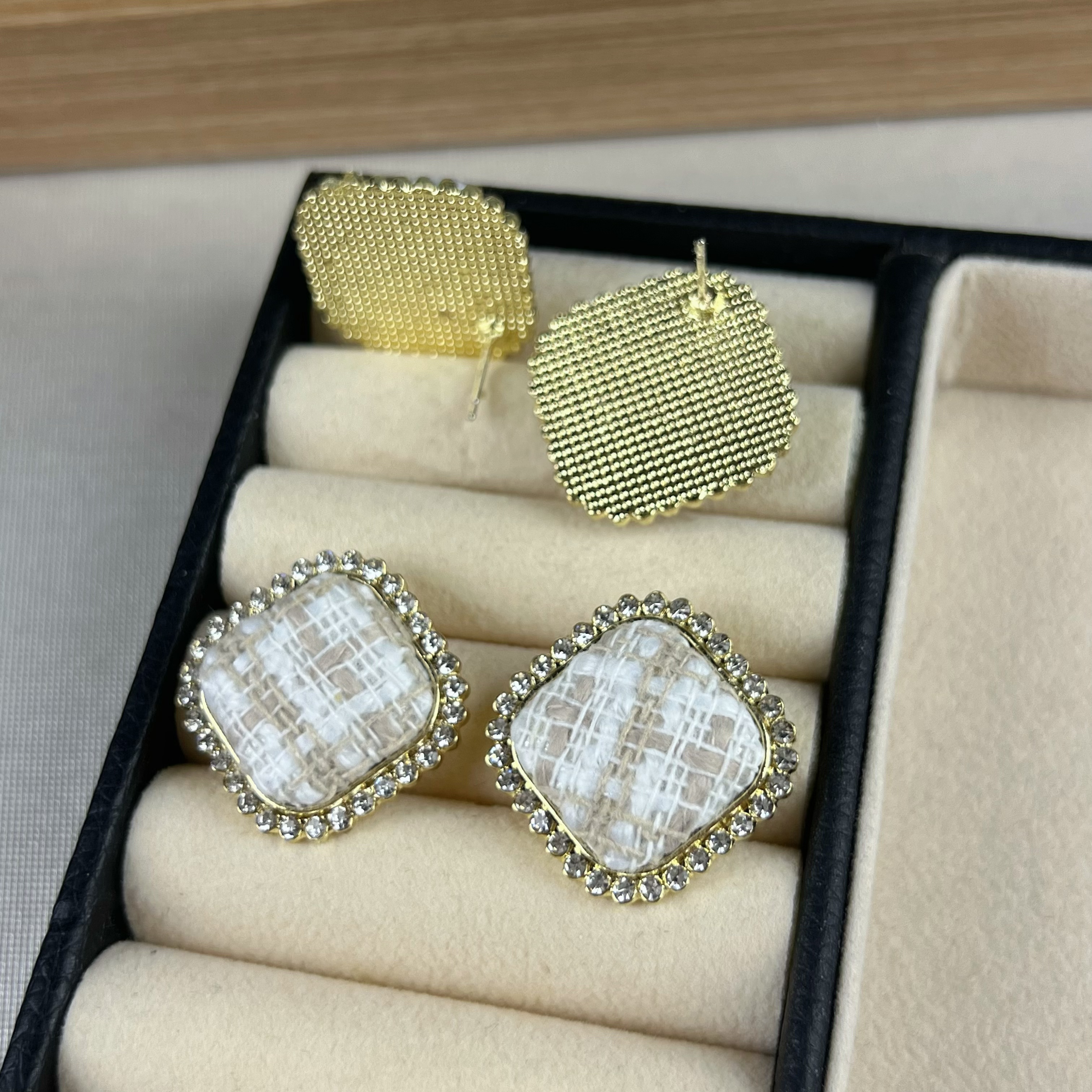 铜合金仿珍珠耳饰 韩国东大门同款手做布艺小香风千鸟格水钻耳钉