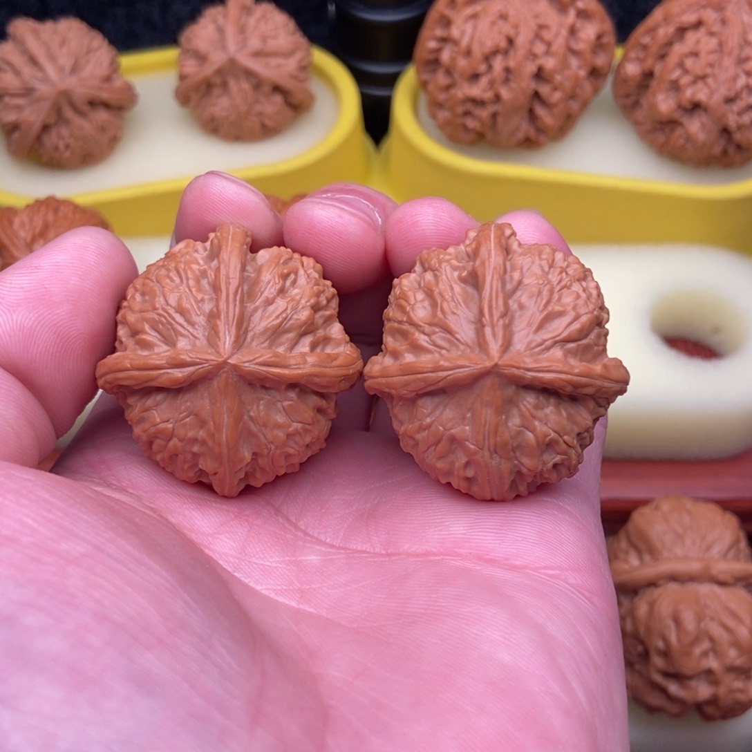 文玩核桃把件一**秦金锭四棱38