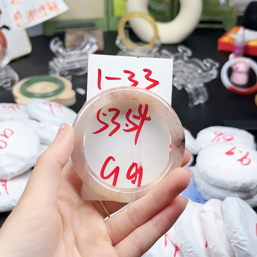 未镶嵌手镯石英质玉1.33