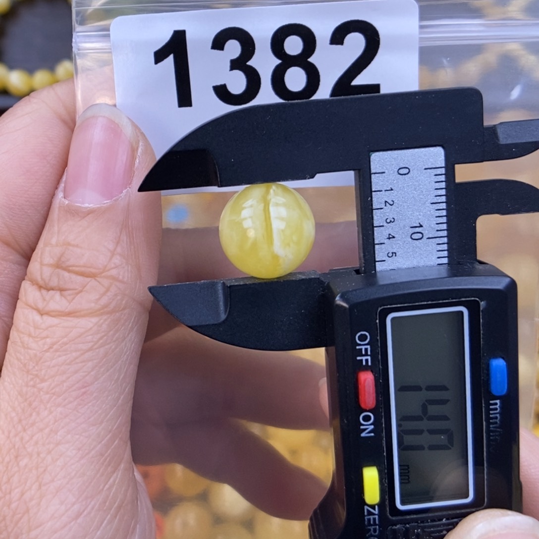 未镶嵌蜜蜡珠宝奇石