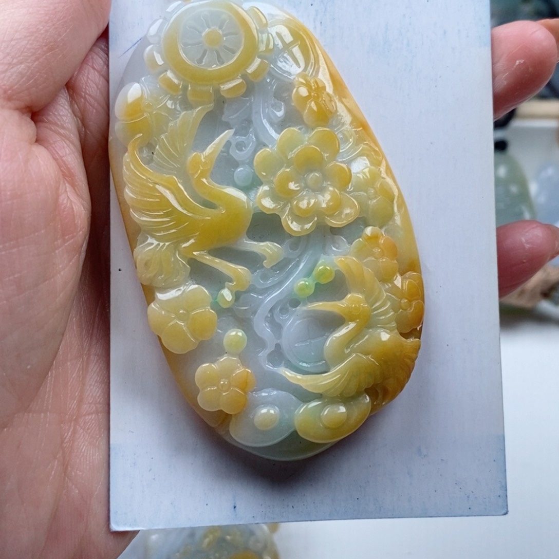 翡翠颈饰未镶嵌芊*天然翡翠