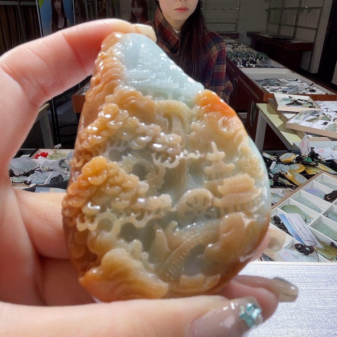 翡翠未镶嵌颈饰一