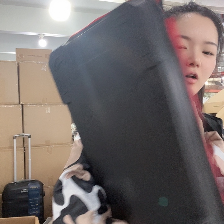 红色工具包发1。  微瑕