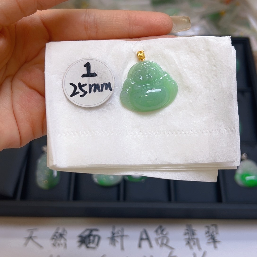 翡翠颈饰18K金镶嵌翡翠