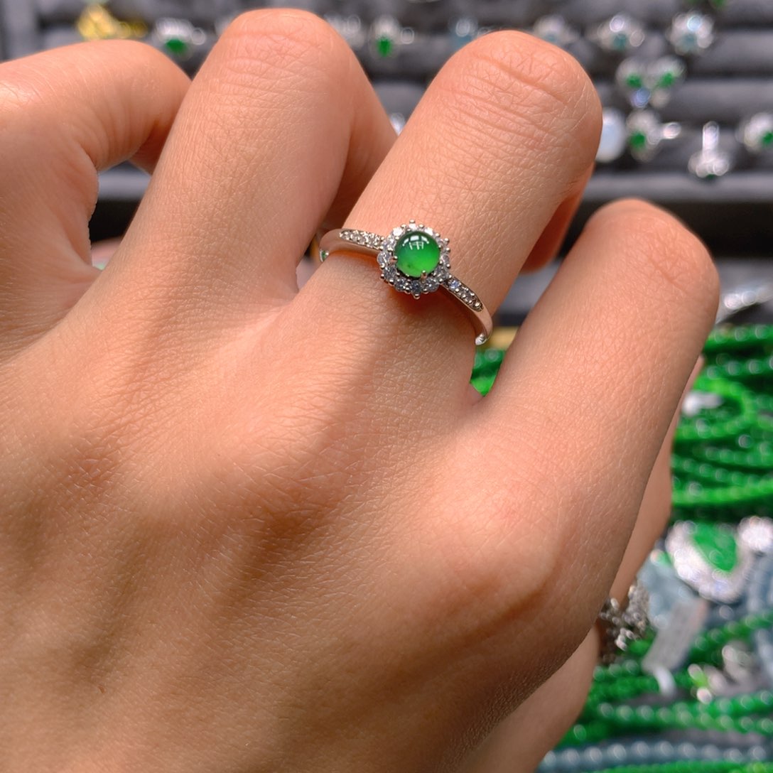 翡翠手链未镶嵌天然翡翠