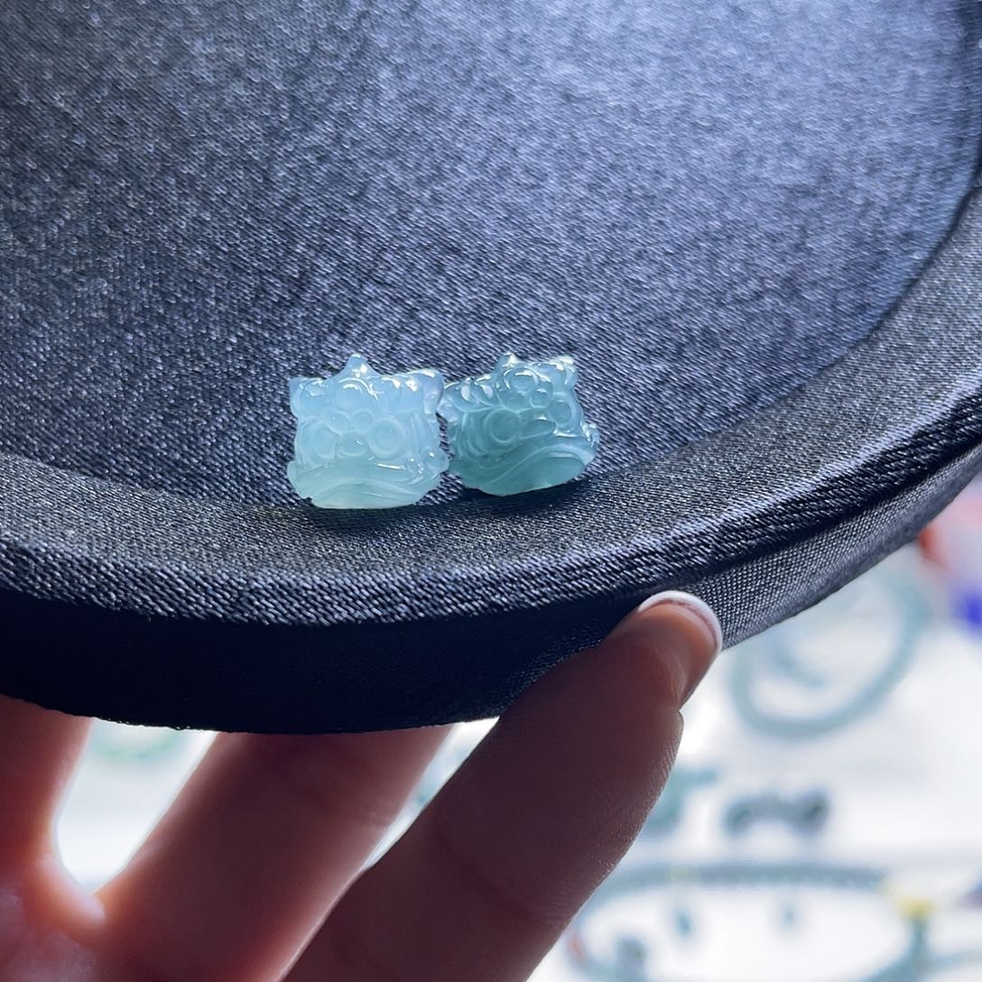 韩***韆翡翠散珠醒狮两个卡10+