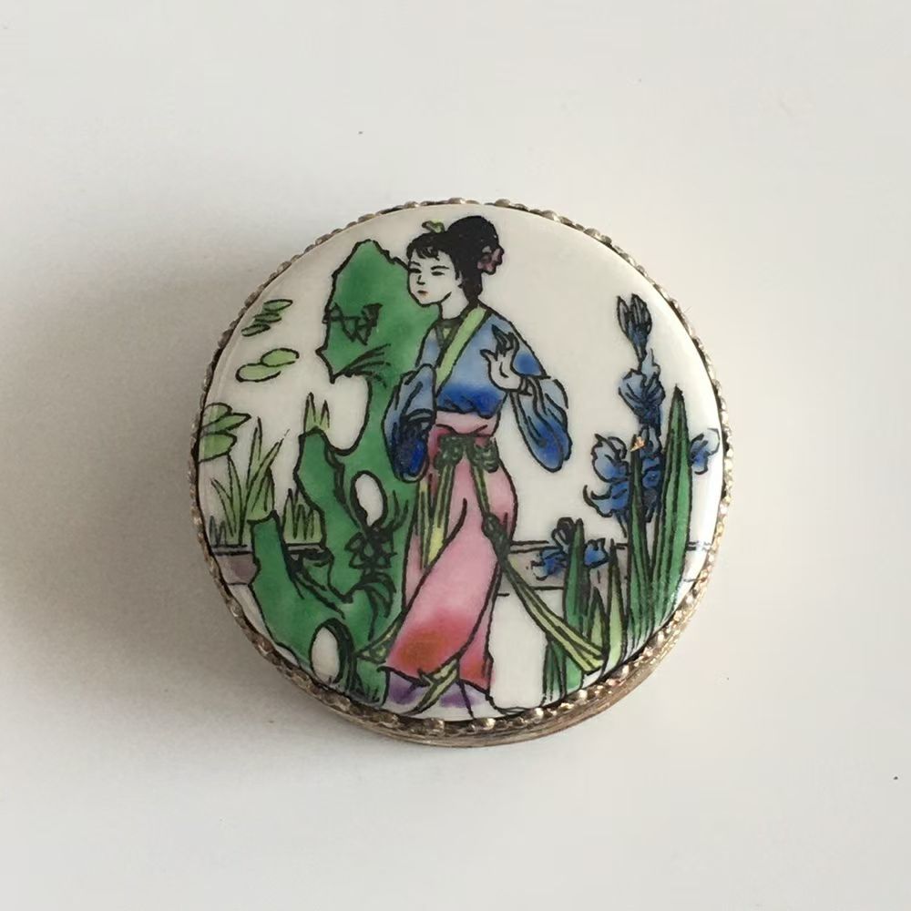 （014c）5678创汇出口白铜鎏银镶嵌手绘彩绘仕女老瓷板画首饰盒