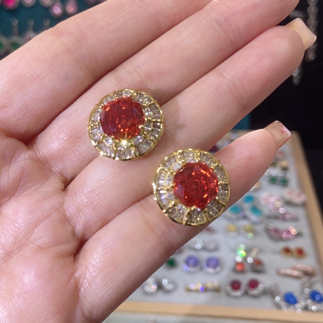 66锆石（处理）耳钉