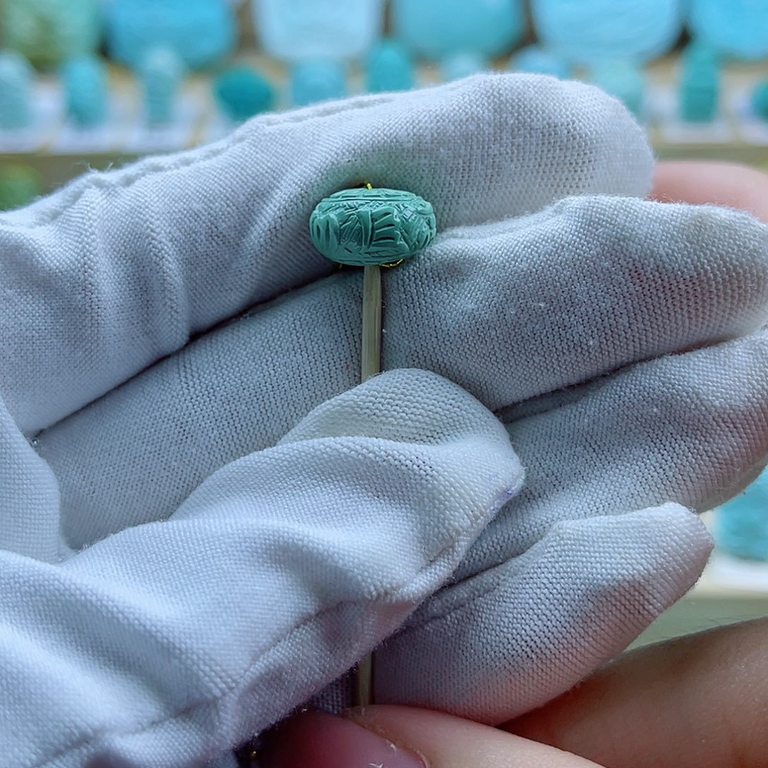 绿松石未镶嵌珠宝奇石