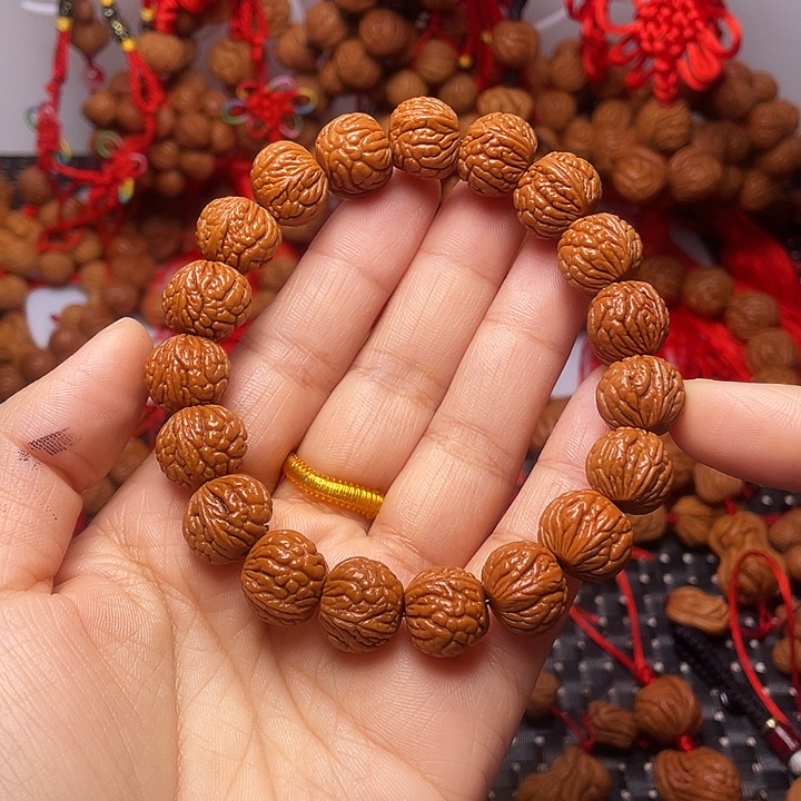 木质类龙纹桃枭挂件