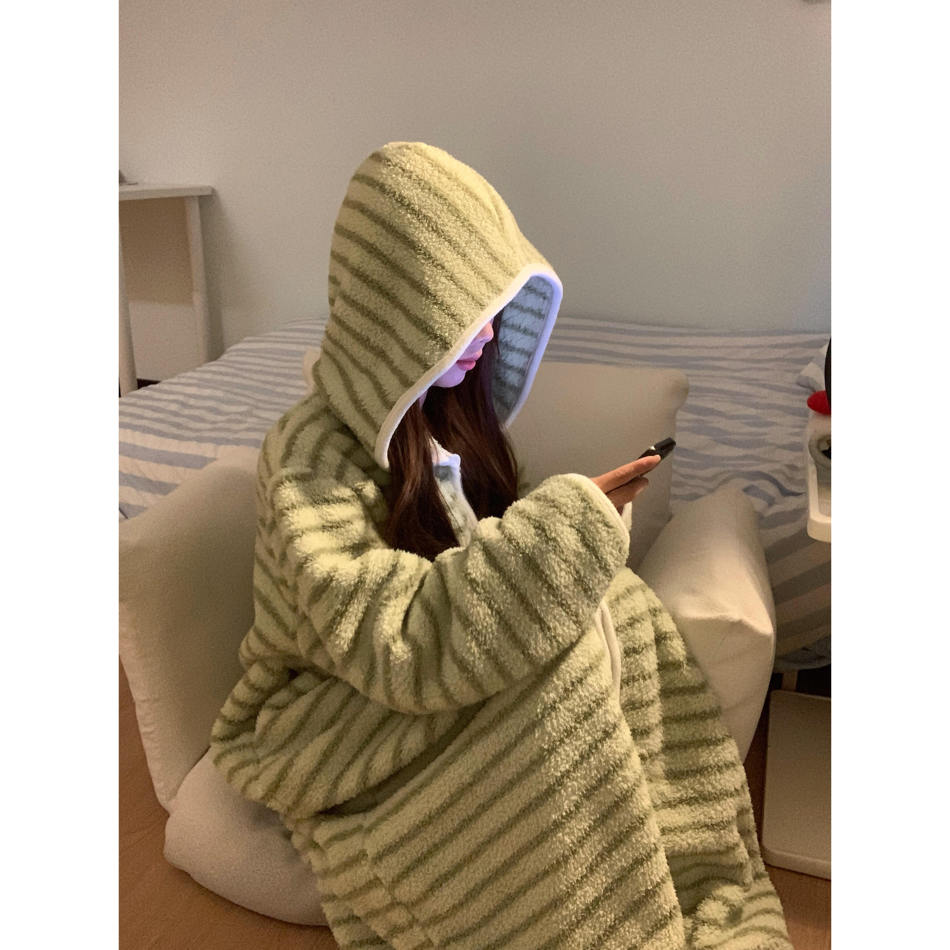 【条纹米粒绒】连帽睡袍珊瑚绒女款睡裙冬季新款加绒加厚外穿家居服