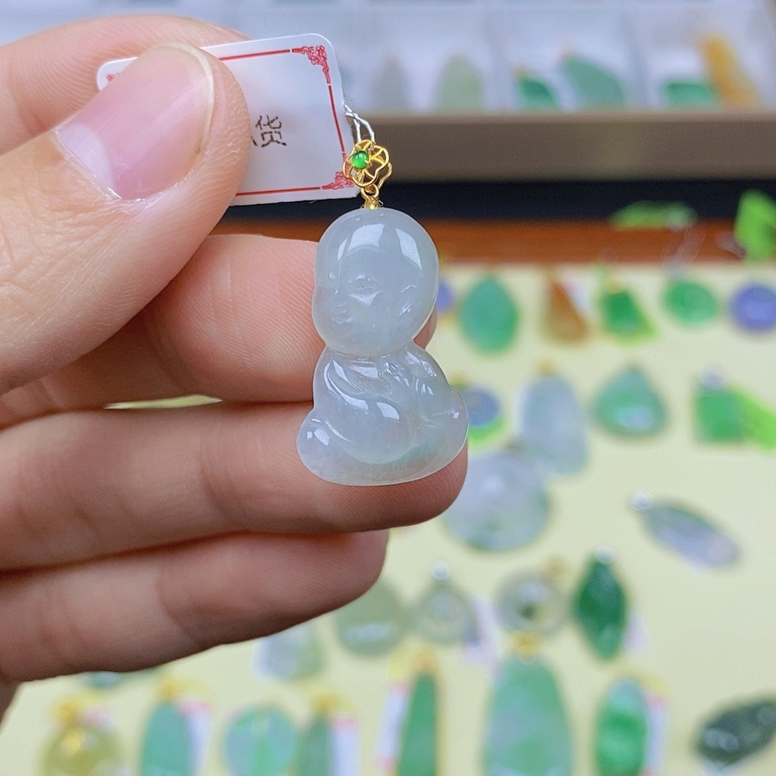 翡翠颈饰18K金镶嵌翡翠