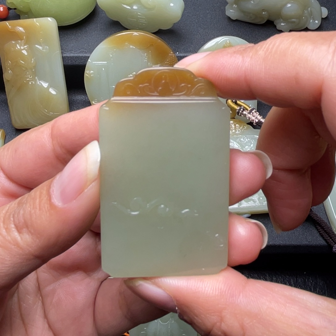 和田玉（糖玉）未镶嵌颈饰