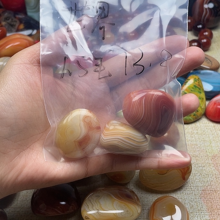 世****玛瑙/玉髓未镶嵌珠宝半成品