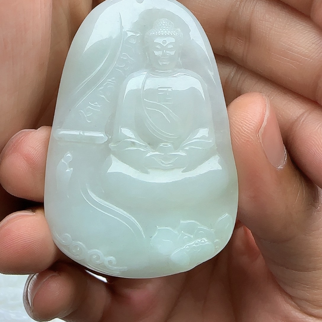 翡翠颈饰未镶嵌笑**生翡翠