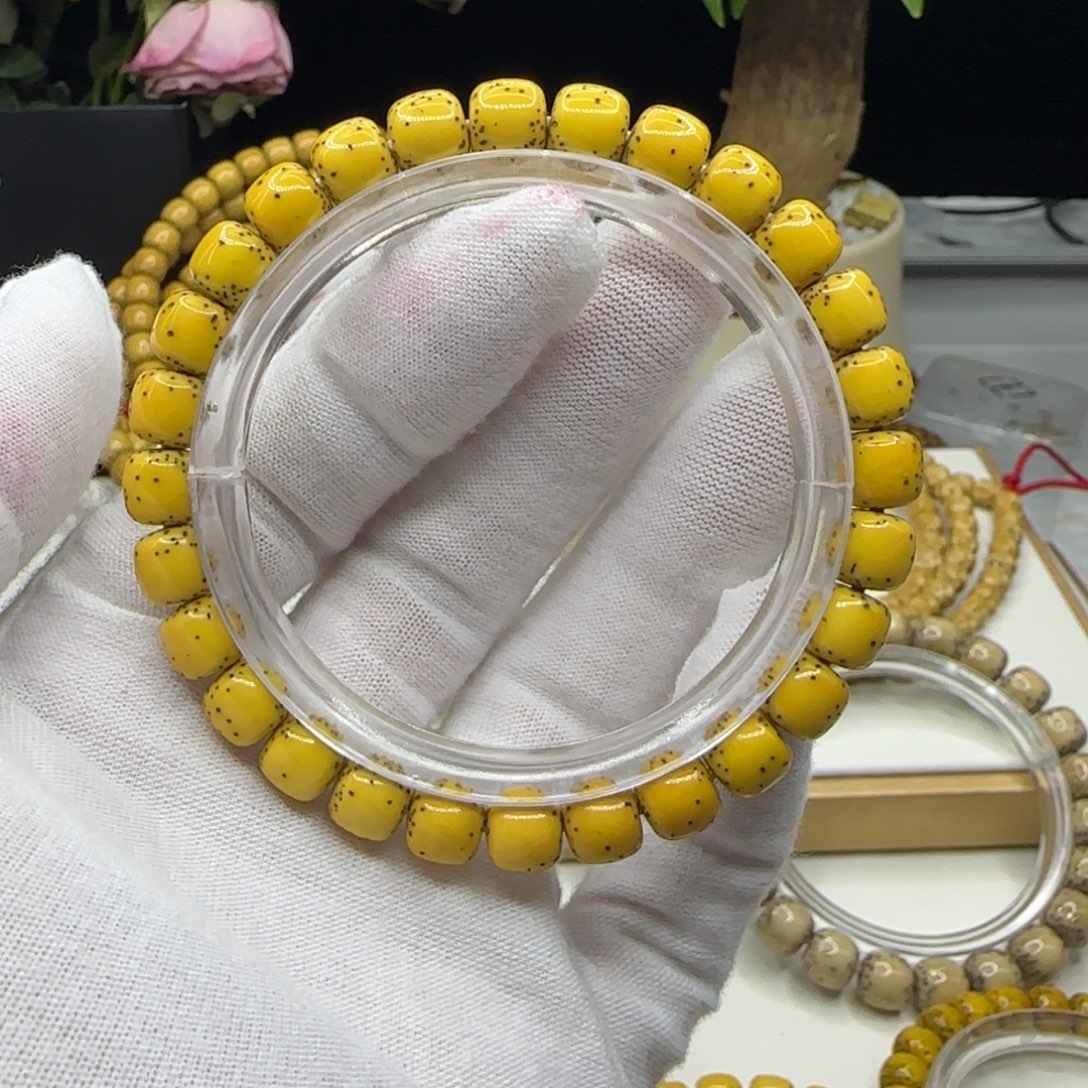手串星月菩提鸡油黄半臂留白8×7一朵果a7