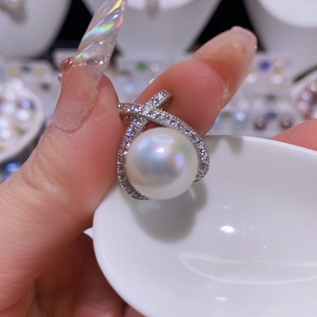 淡水珍珠颈饰合金