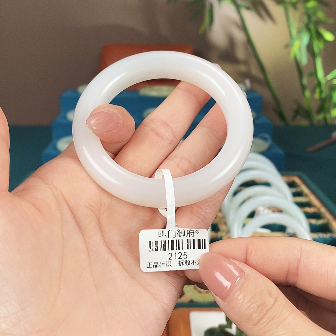和田玉未镶嵌手镯2125