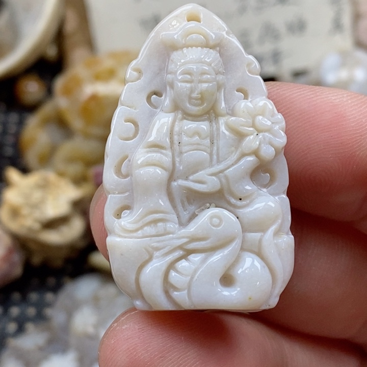 颈饰未镶嵌硅化珊瑚（珊瑚玉）有瑕 小