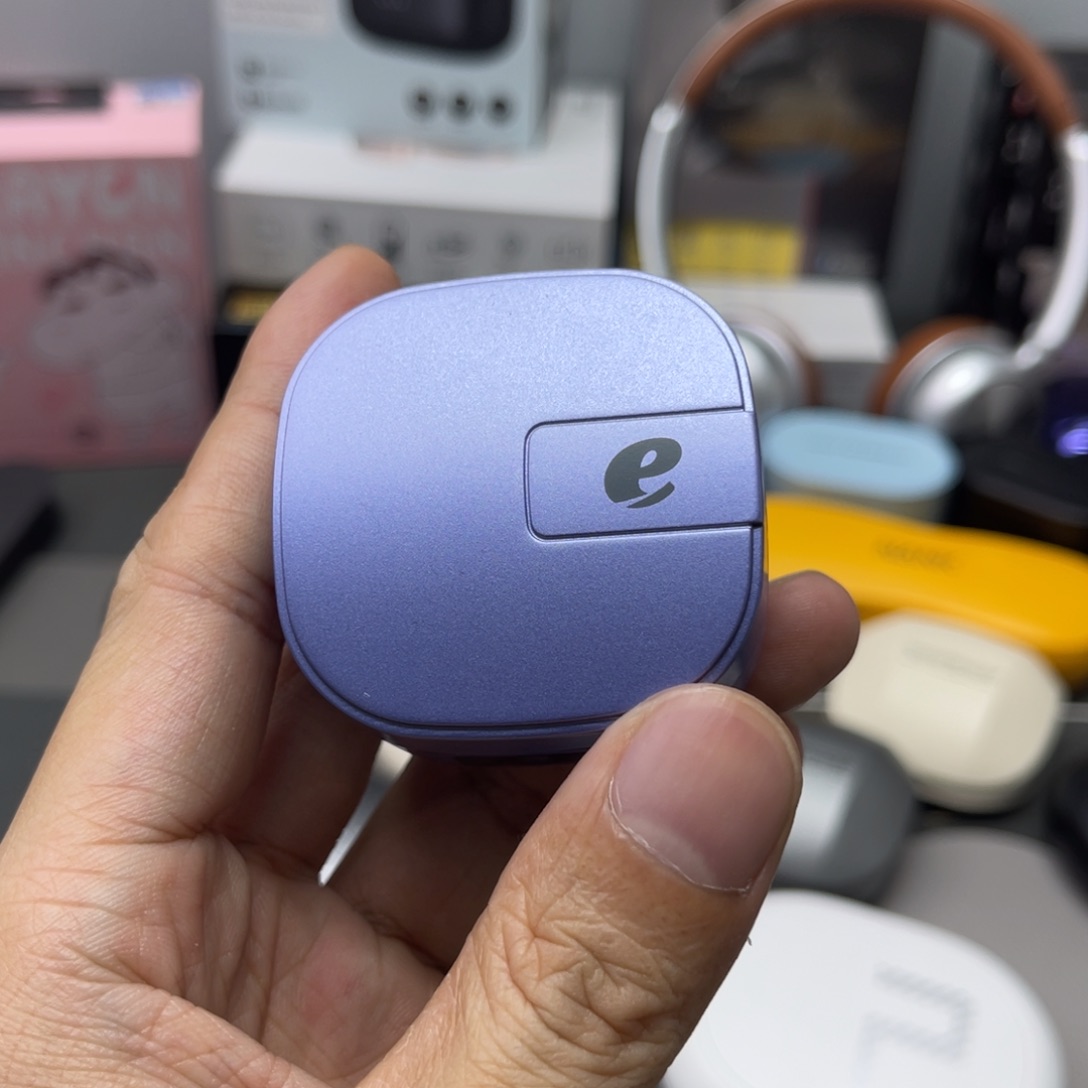 小***样宏基豆豆紫色。      