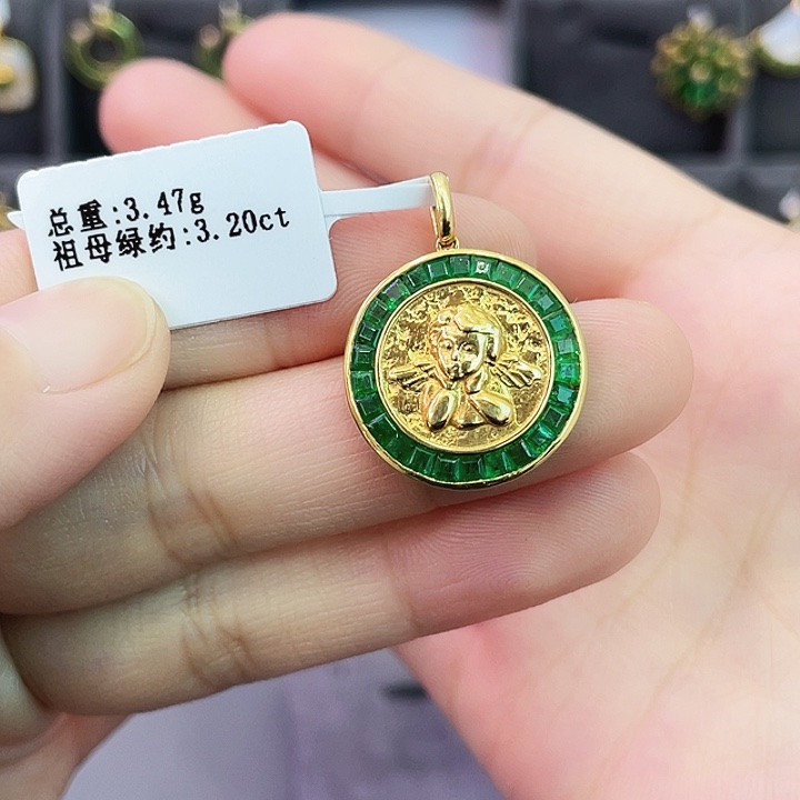 祖母绿颈饰18K金镶嵌3.20克拉